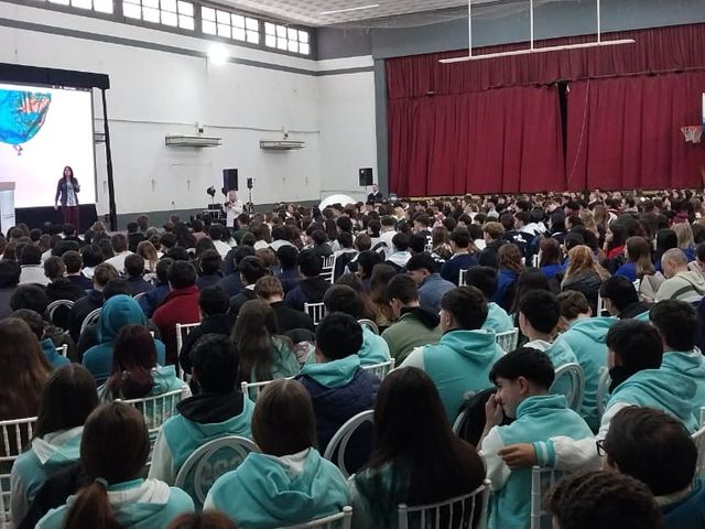 Melina Jajamovich se sumó al aniversario de la Lehmann con una propuesta para más de 550 estudiantes