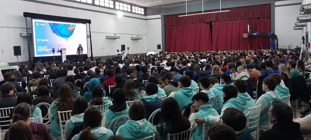 Melina Jajamovich se sumó al aniversario de la Lehmann con una propuesta para más de 550 estudiantes