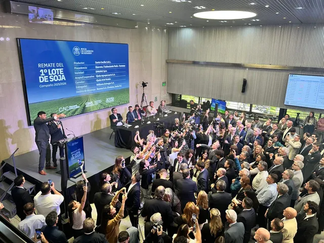 La Cooperativa condujo la subasta del primer lote de soja 2025/2026 en Rosario y alcanzó un valor récord