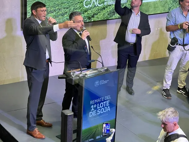 La Cooperativa condujo la subasta del primer lote de soja 2025/2026 en Rosario y alcanzó un valor récord