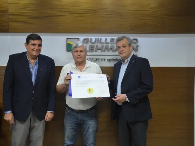 LA UCSF RECONOCIÓ A LA LEHMANN POR SU COMPROMISO CON LA EDUCACIÓN AMBIENTAL